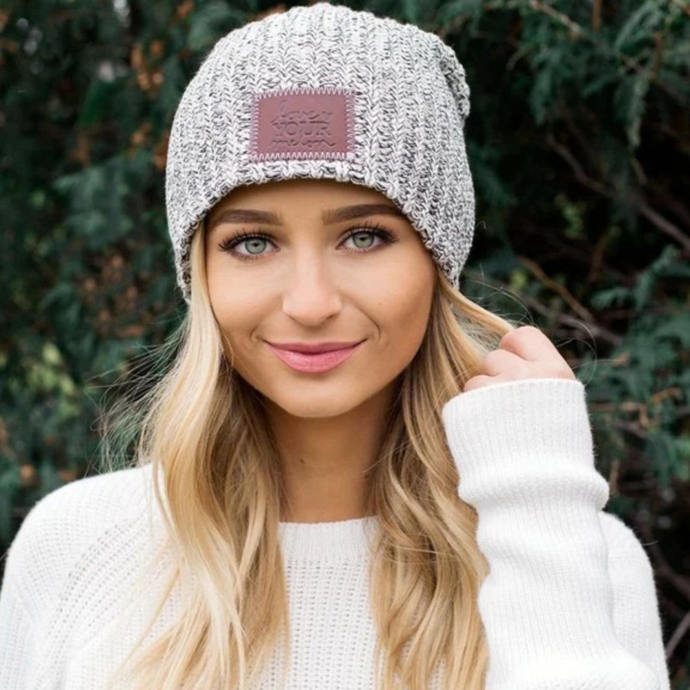 BLACK SPECKLED BEANIE